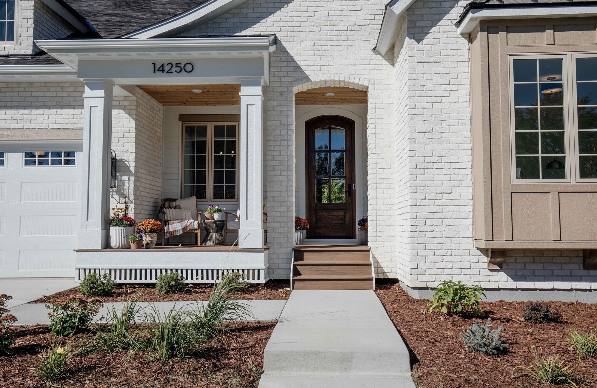 Masonry Brick, Stone, and Accessories | Lockstone Yard & Patio Centre